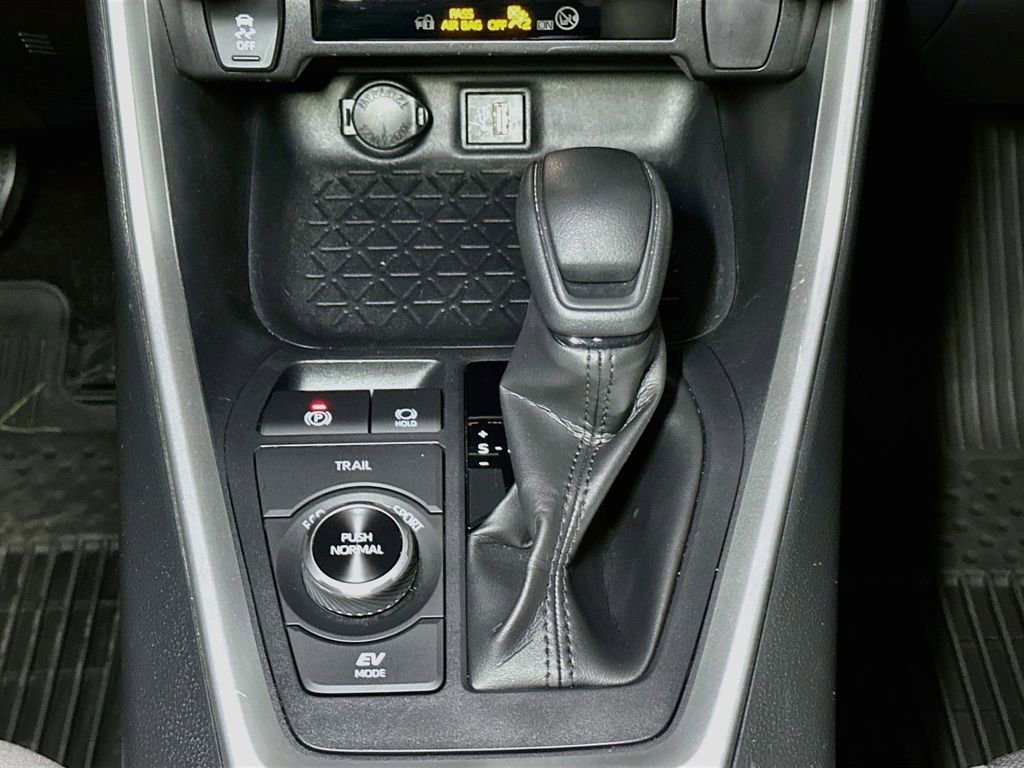 Used 2023 Toyota RAV4 XLE AWD/4WD image 14