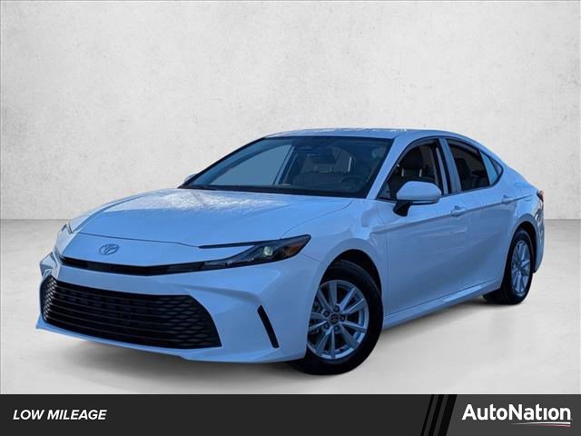 Used 2025 Toyota Camry LE image 1