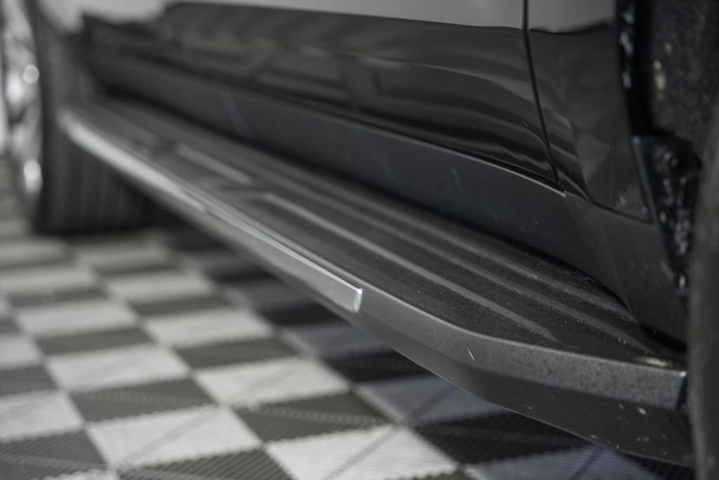 Used 2026 Chevrolet Suburban Premier image 20