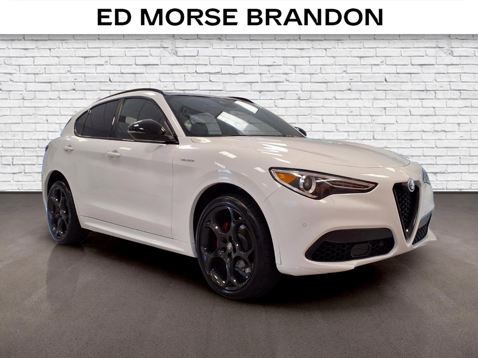 Used 2023 Alfa Romeo Stelvio Veloce AWD/4WD image 6