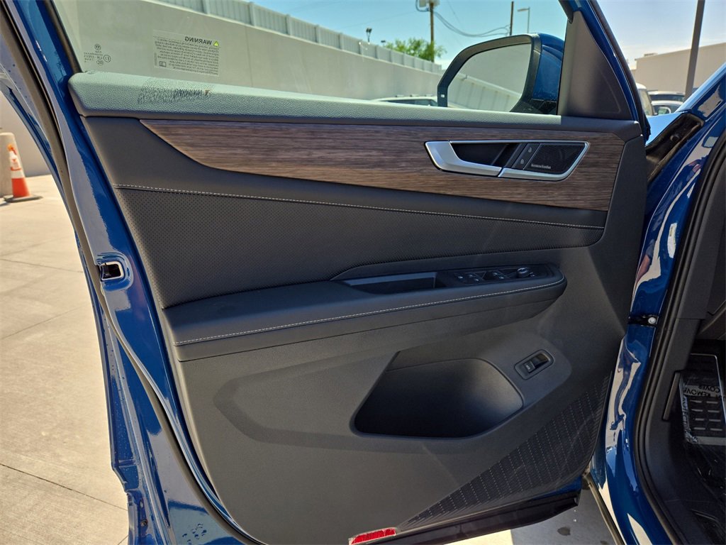 New 2025 Volkswagen Atlas SEL Premium R-Line image 17