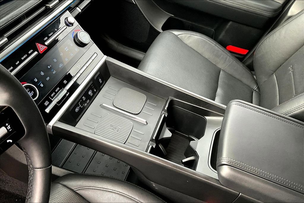 Used 2025 Hyundai Santa Fe Limited image 18