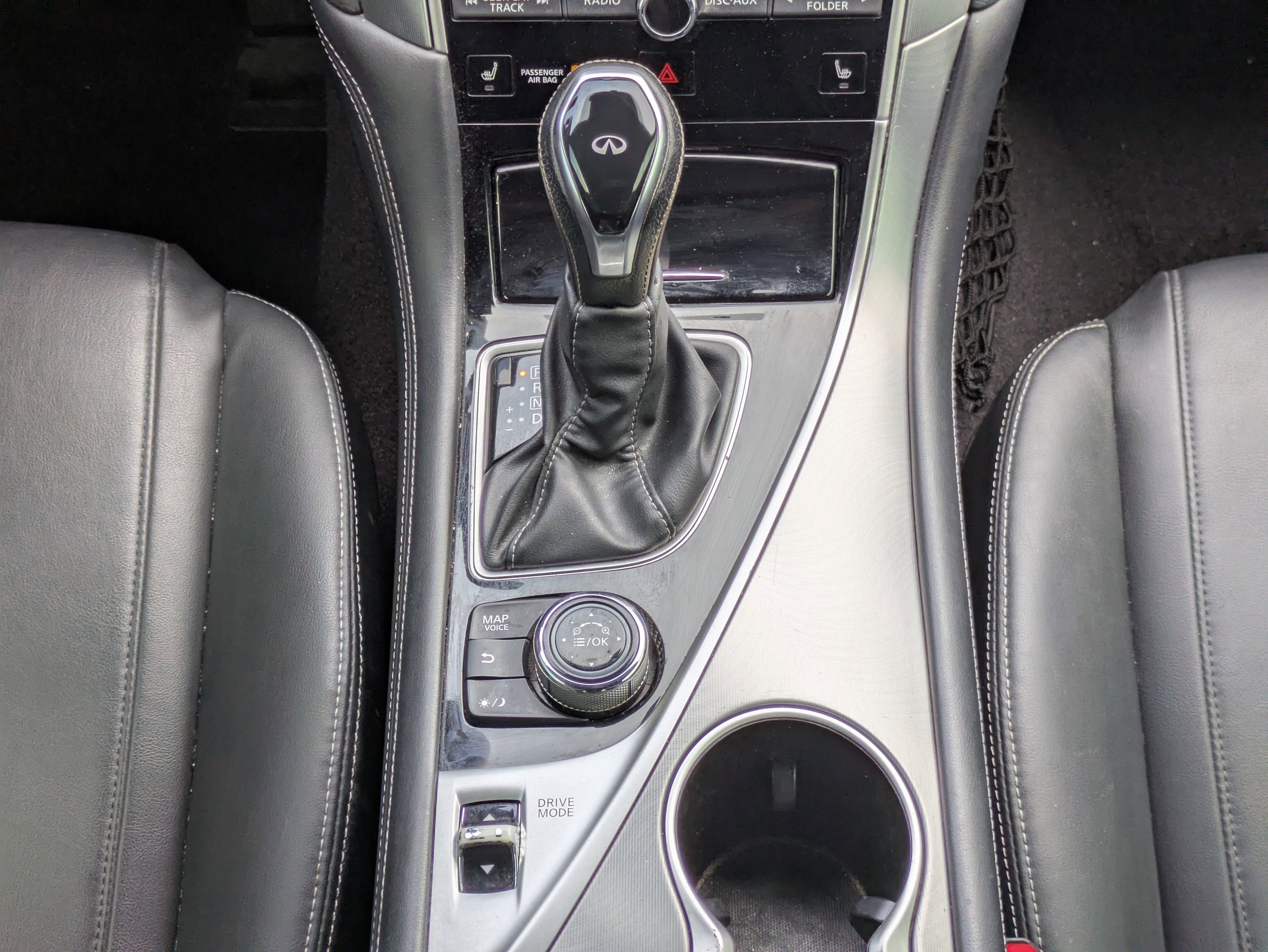 Used 2019 INFINITI Q60 3.0t Luxe w/ Essential Package image 6