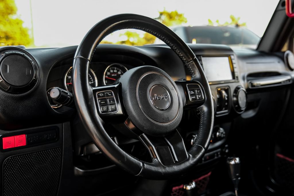 Used 2017 Jeep Wrangler Unlimited Rubicon image 12