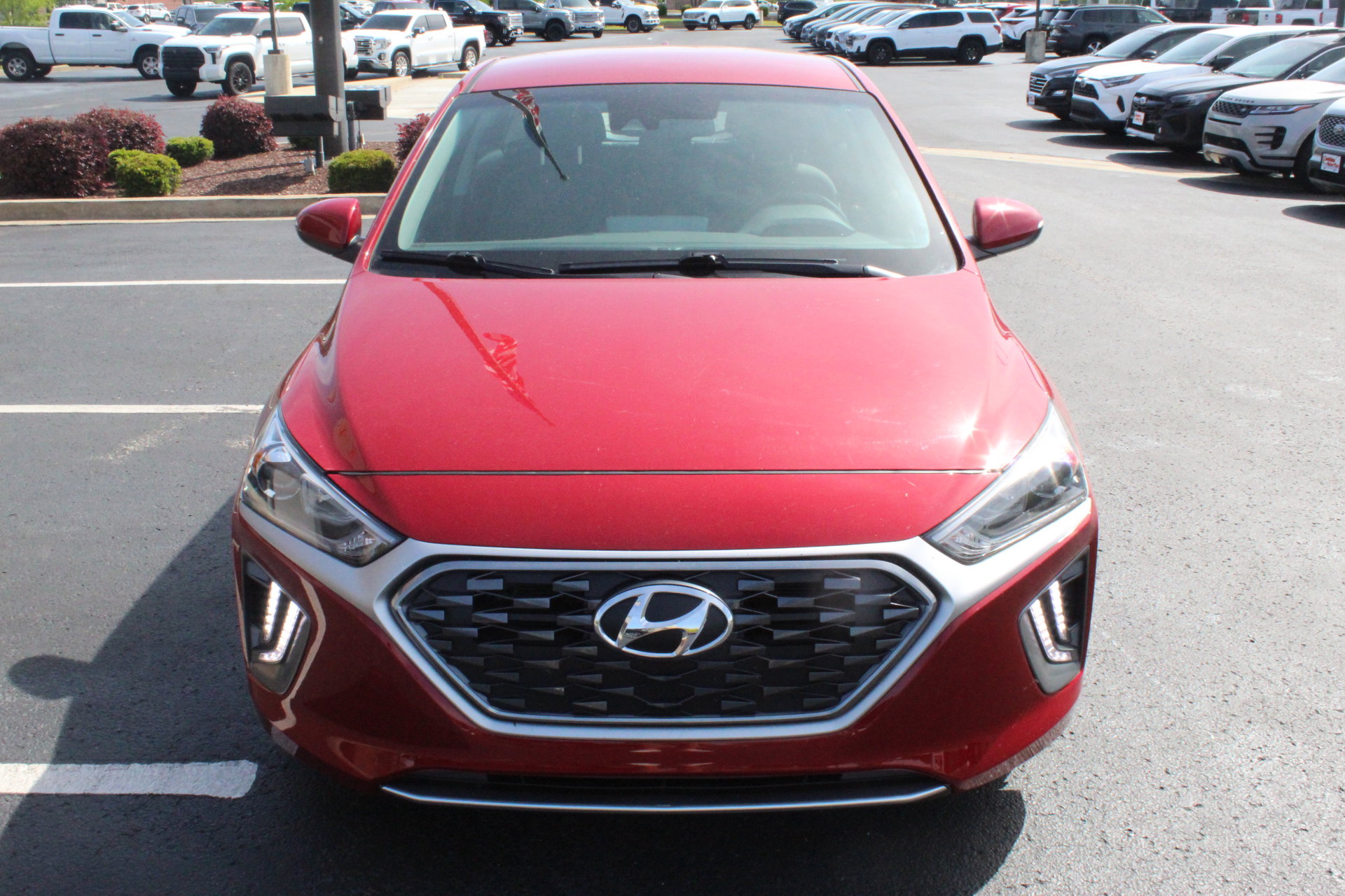 Used 2022 Hyundai Ioniq SE FWD image 3