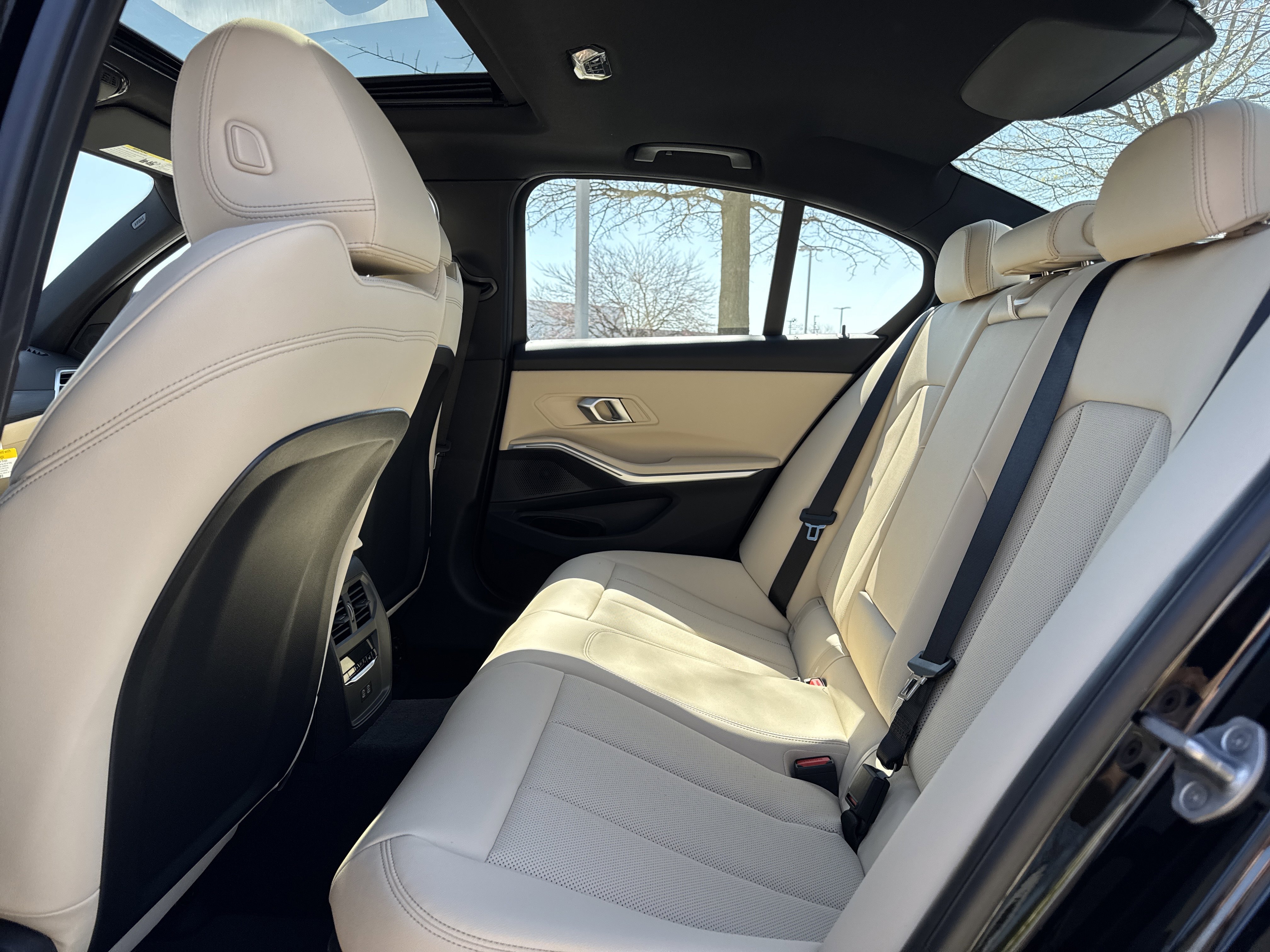 New 2026 BMW 330i Sedan w/ Convenience Package RWD image 10