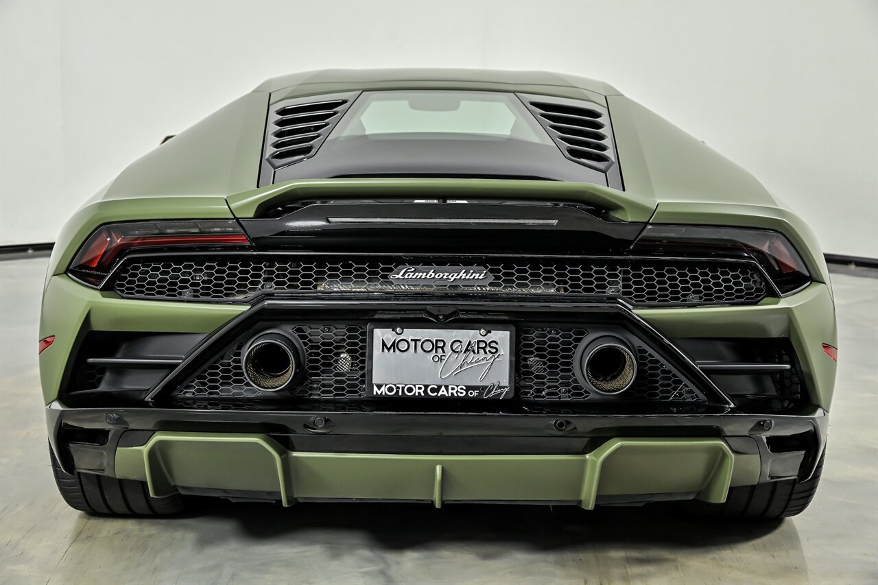 Used 2022 Lamborghini Huracan EVO RWD image 8