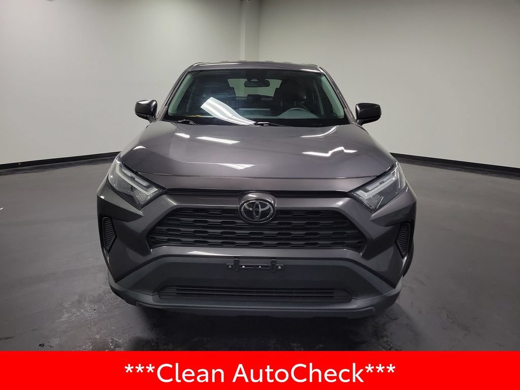Used 2023 Toyota RAV4 LE AWD/4WD image 3