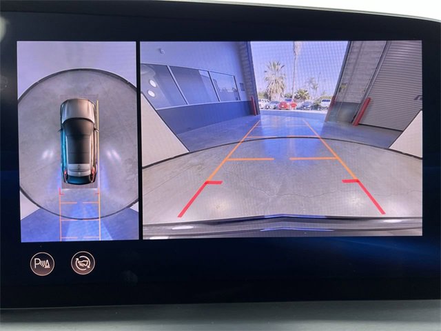 Used 2024 Cadillac Lyriq Sport image 15