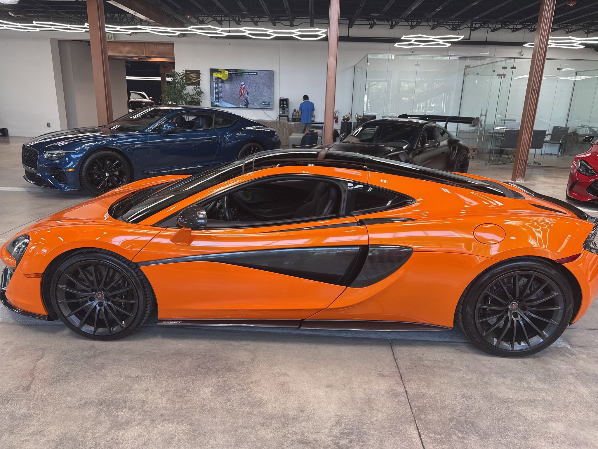 Used 2018 McLaren 570S image 9
