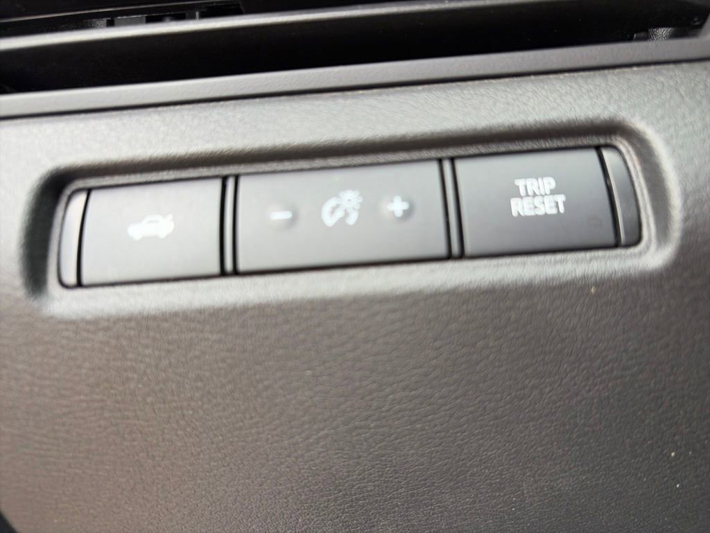 Certified 2023 Nissan Altima 2.5 SR w/ SR Premium Package FWD image 12