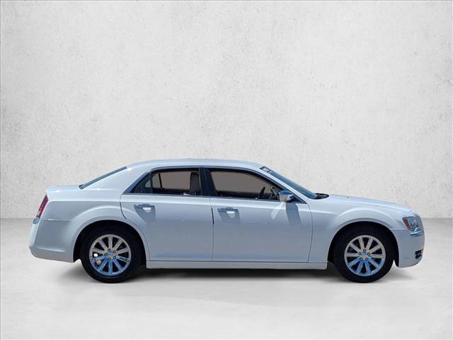 Used 2012 Chrysler 300 Limited RWD image 4