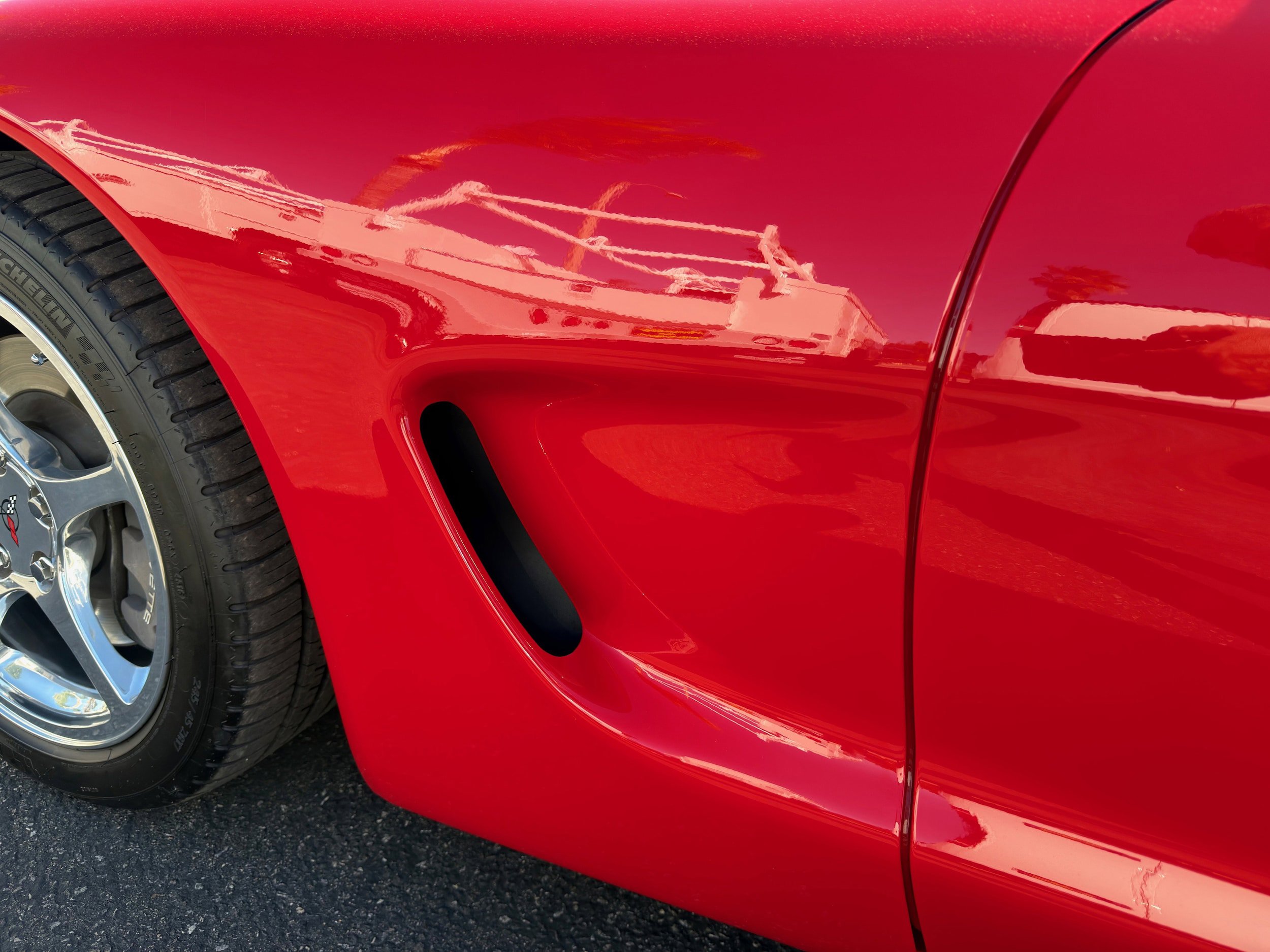Used 2001 Chevrolet Corvette Convertible w/ Preferred Equipment Group2 image 28