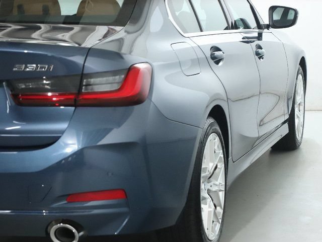 Used 2026 BMW 330i xDrive Sedan w/ Convenience Package AWD/4WD image 45