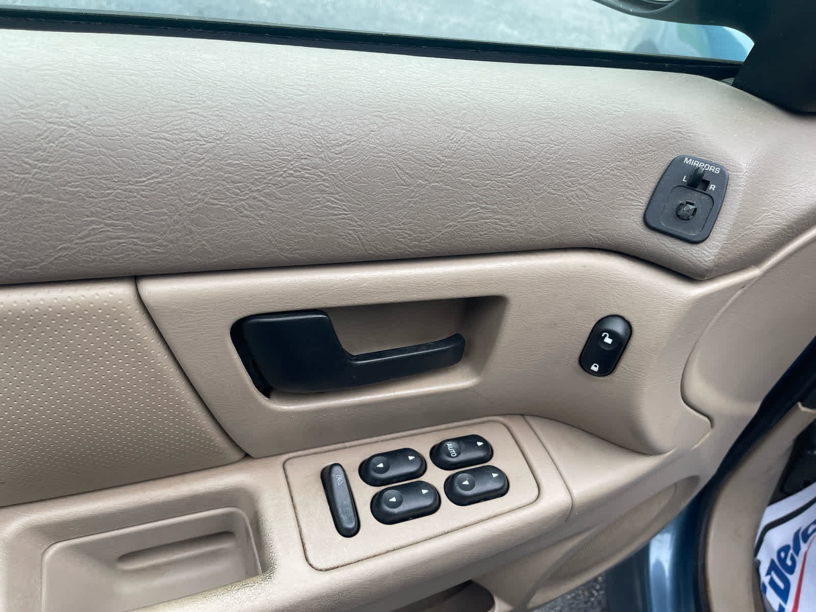 Used 2005 Ford Taurus SE FWD image 10