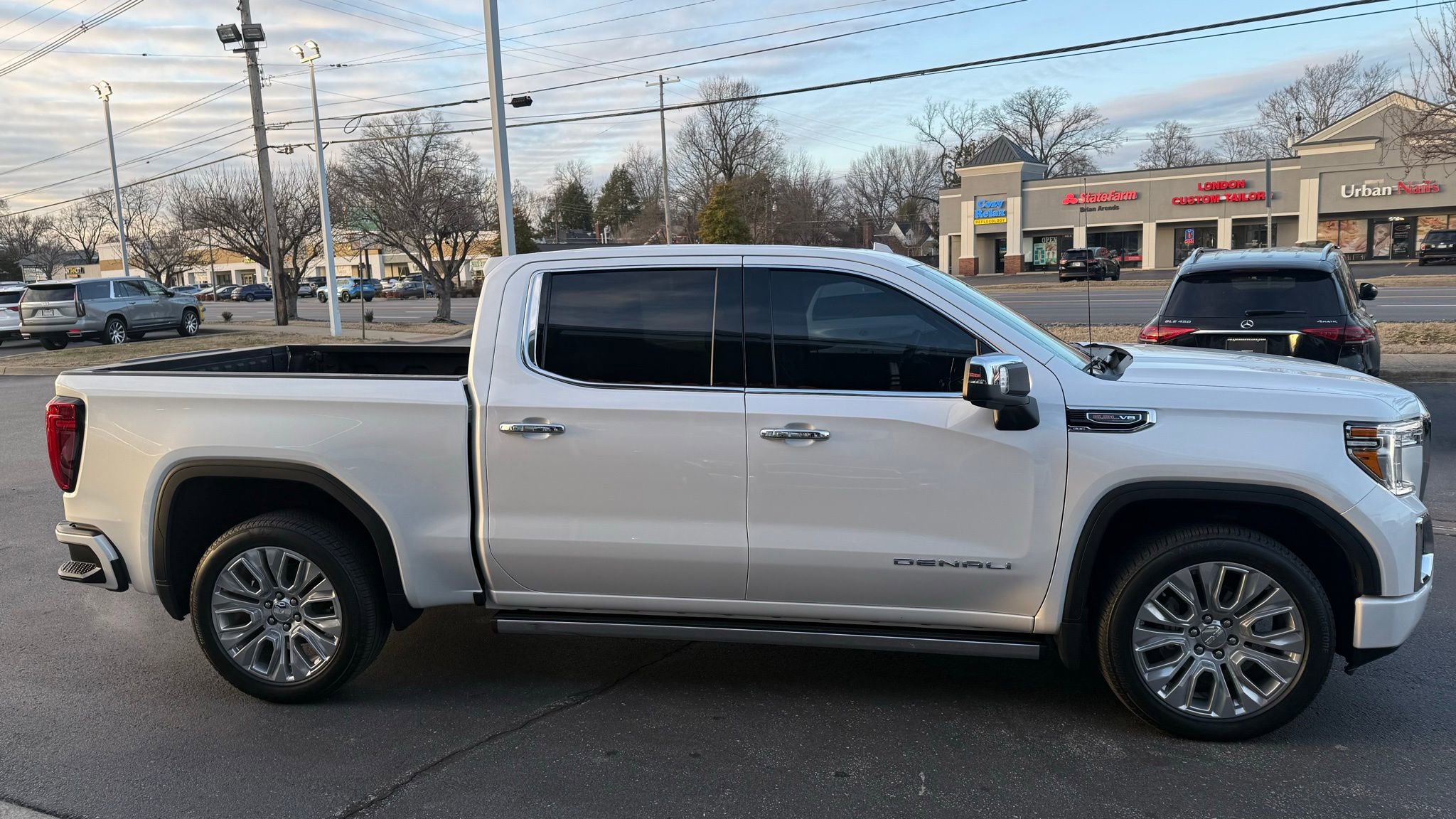 Used 2022 GMC Sierra 1500 Denali w/ Denali Premium Package image 10