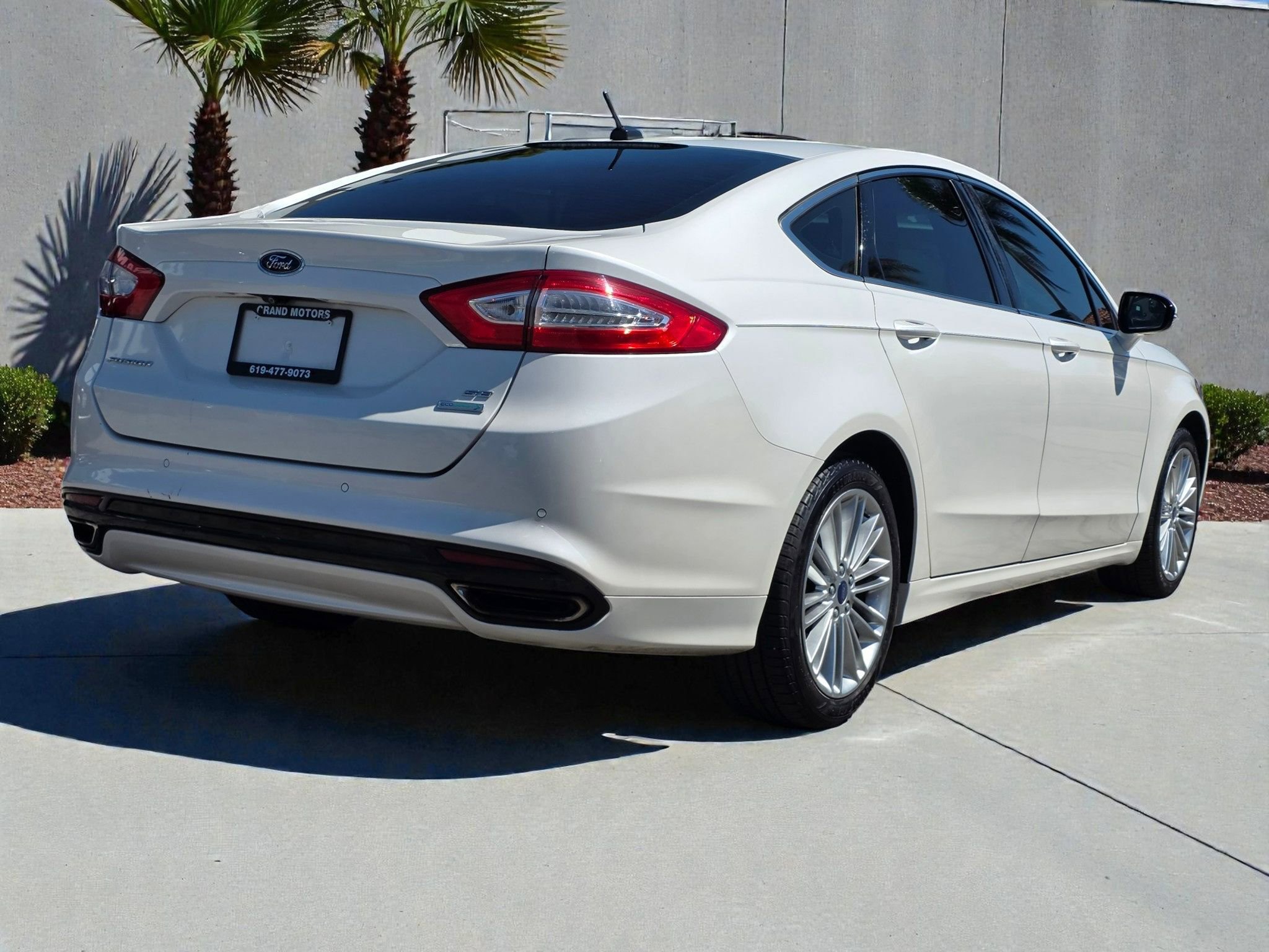 Used 2015 Ford Fusion SE w/ Equipment Group 202A FWD image 7