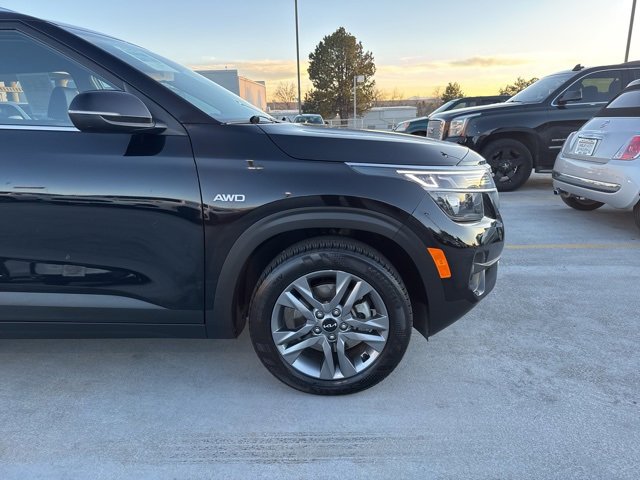 Used 2023 Kia Seltos S image 2