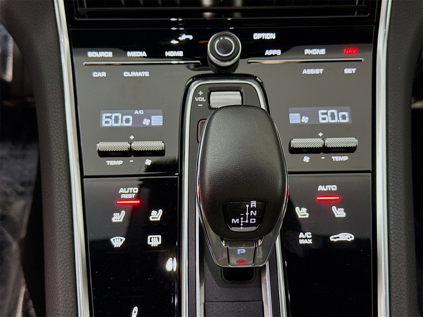 Used 2022 Porsche Panamera Platinum Edition image 13