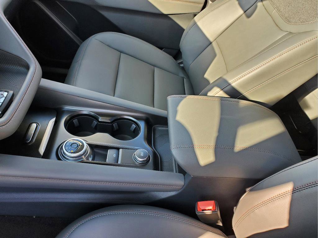 New 2025 Ford Explorer Active w/ Active Comfort Package image 33