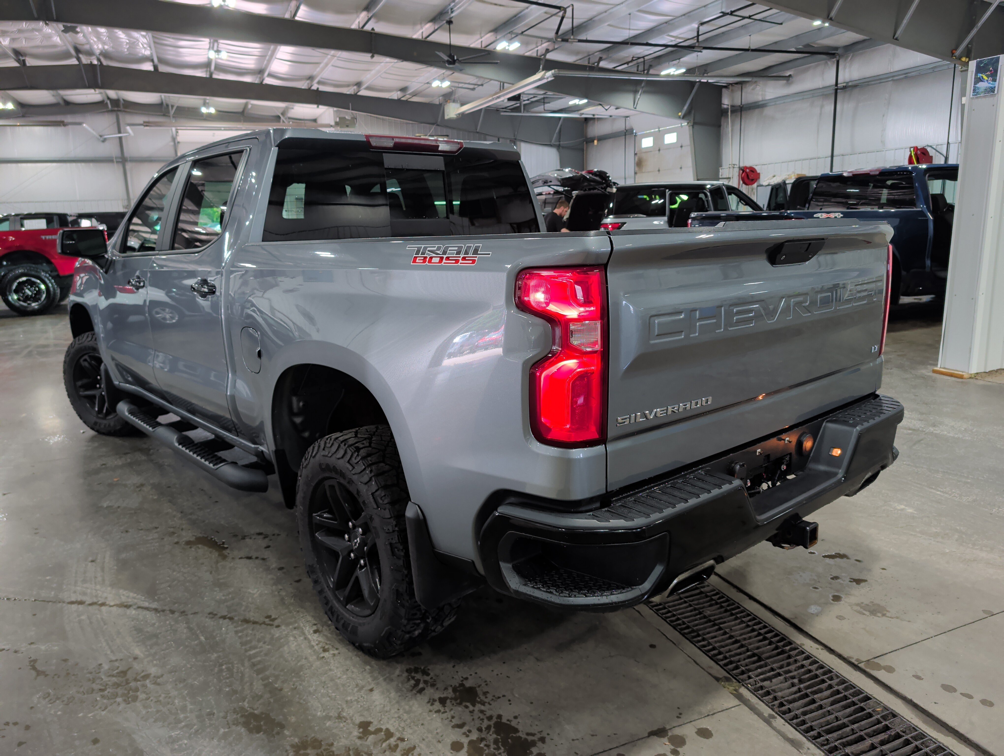 Used 2020 Chevrolet Silverado 1500 LT Trail Boss AWD/4WD image 4