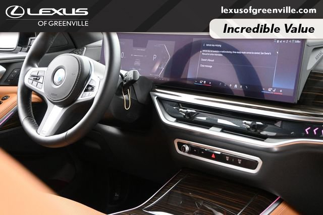 Used 2025 BMW X5 xDrive40i w/ M Sport Package AWD/4WD image 32