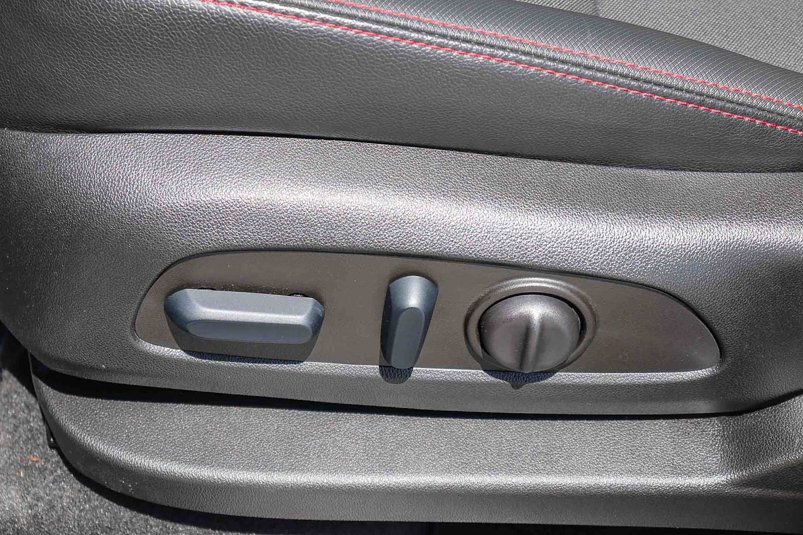 Used 2023 Chevrolet Equinox RS image 23