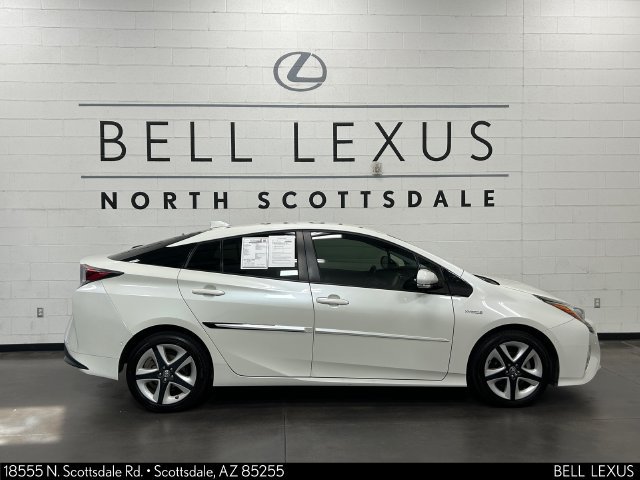 Used 2018 Toyota Prius Four Touring w/ Premium Convenience Package FWD image 3