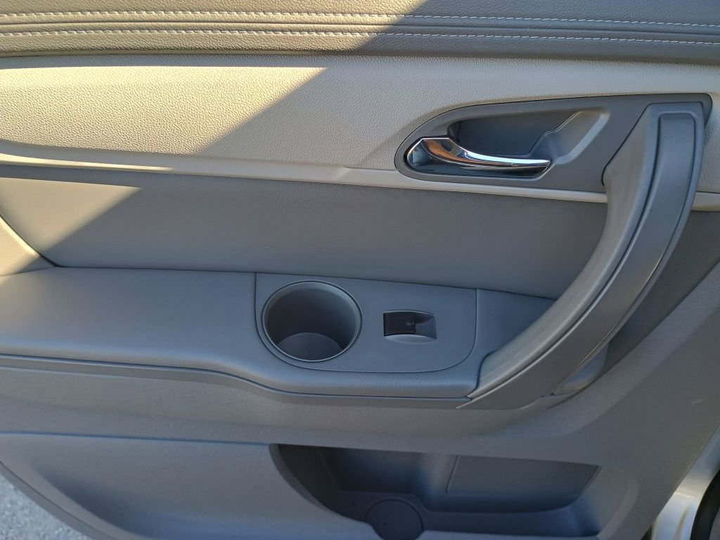 Used 2017 Chevrolet Traverse LS FWD image 18