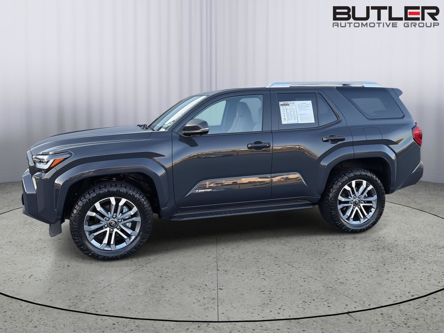 Used 2025 Toyota 4Runner Limited AWD/4WD image 3
