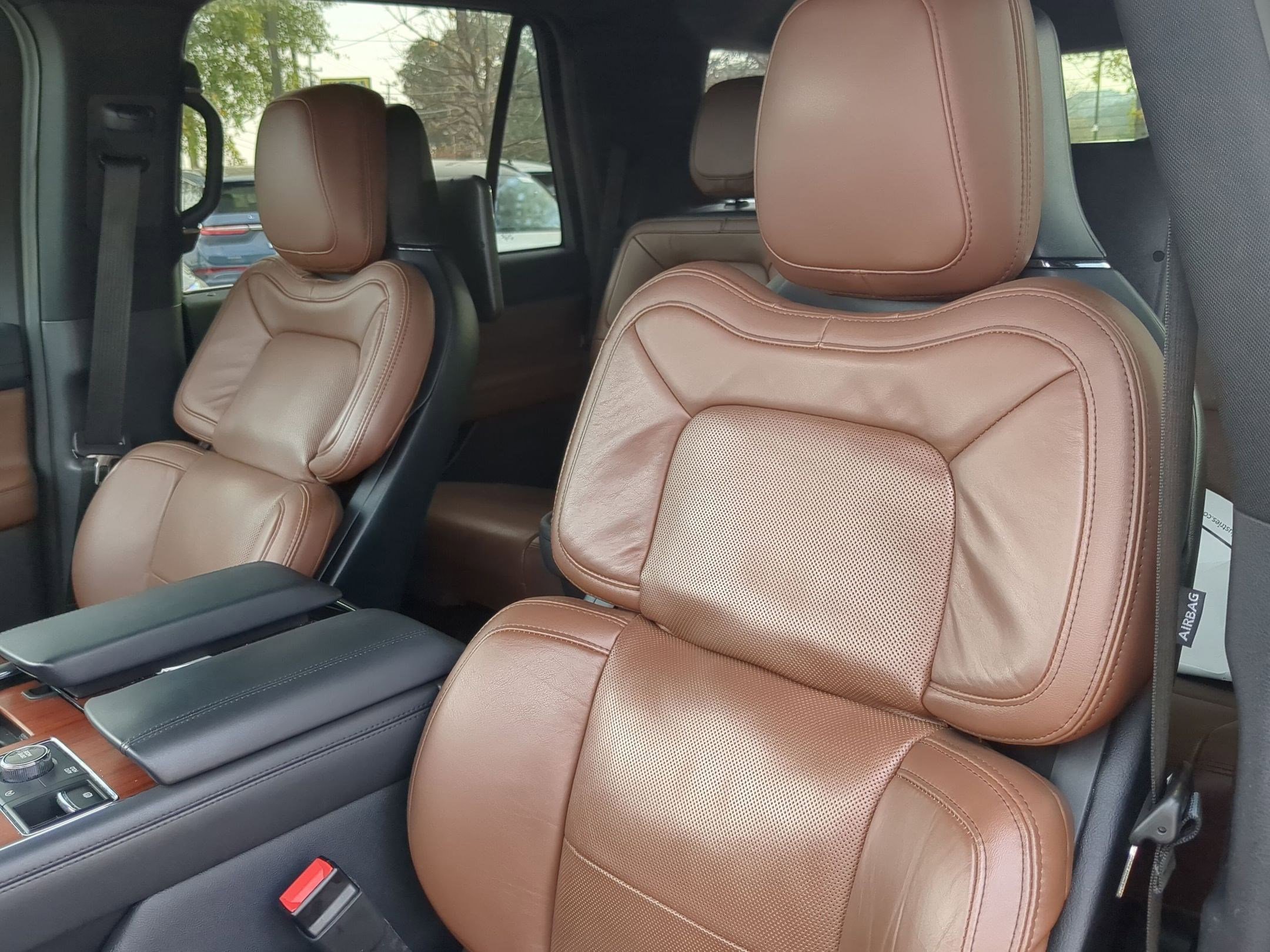 Used 2022 Lincoln Navigator Reserve image 10