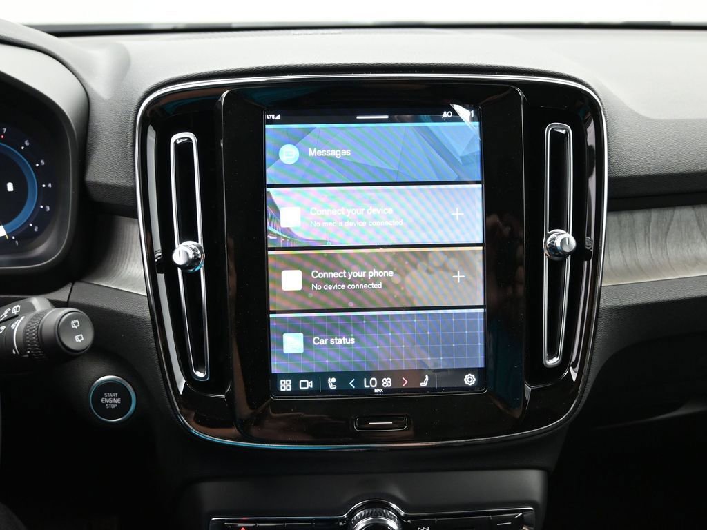 New 2025 Volvo XC40 B5 Plus w/ Climate Package image 11