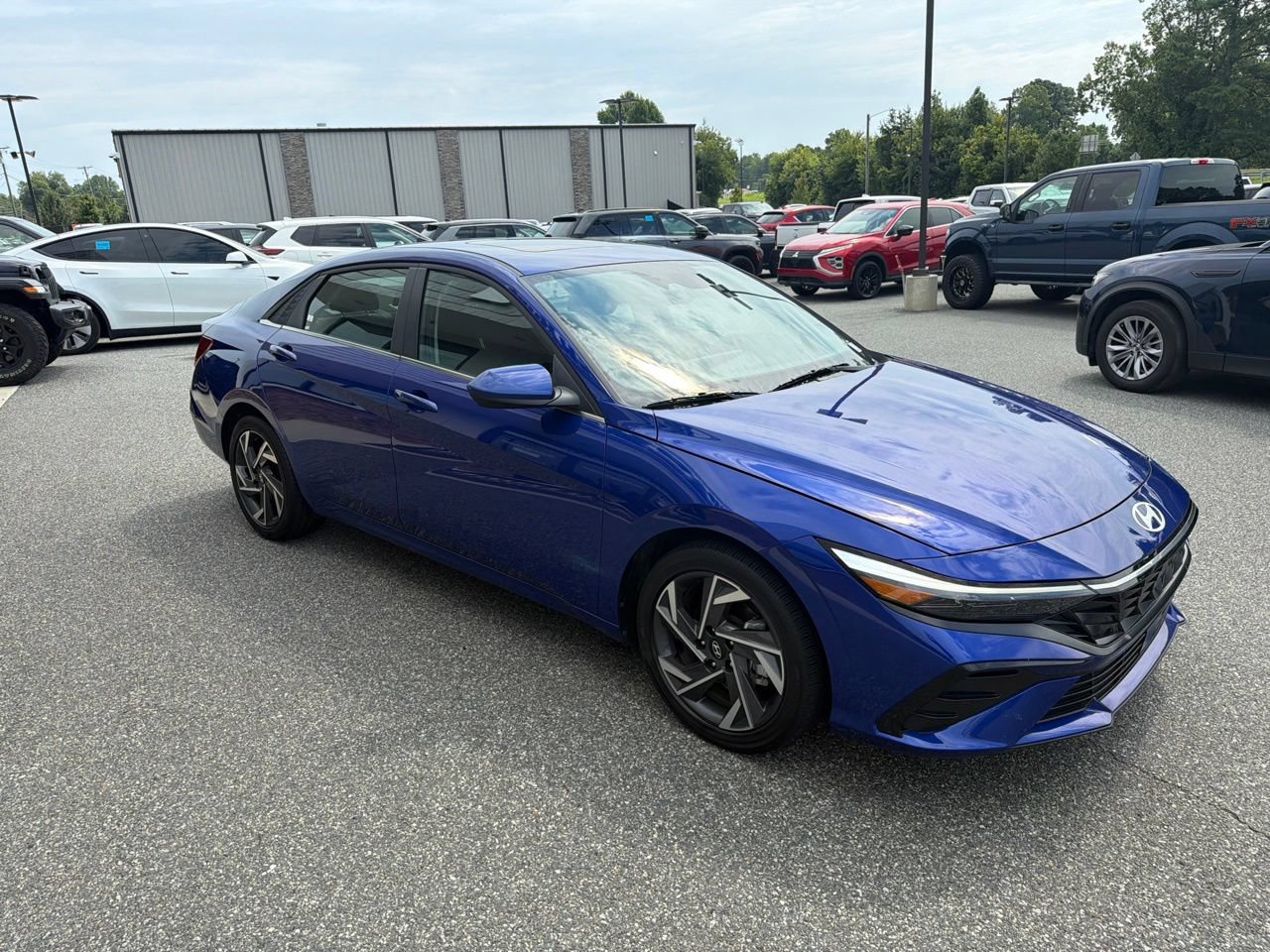 Used 2025 Hyundai Elantra SEL FWD image 11