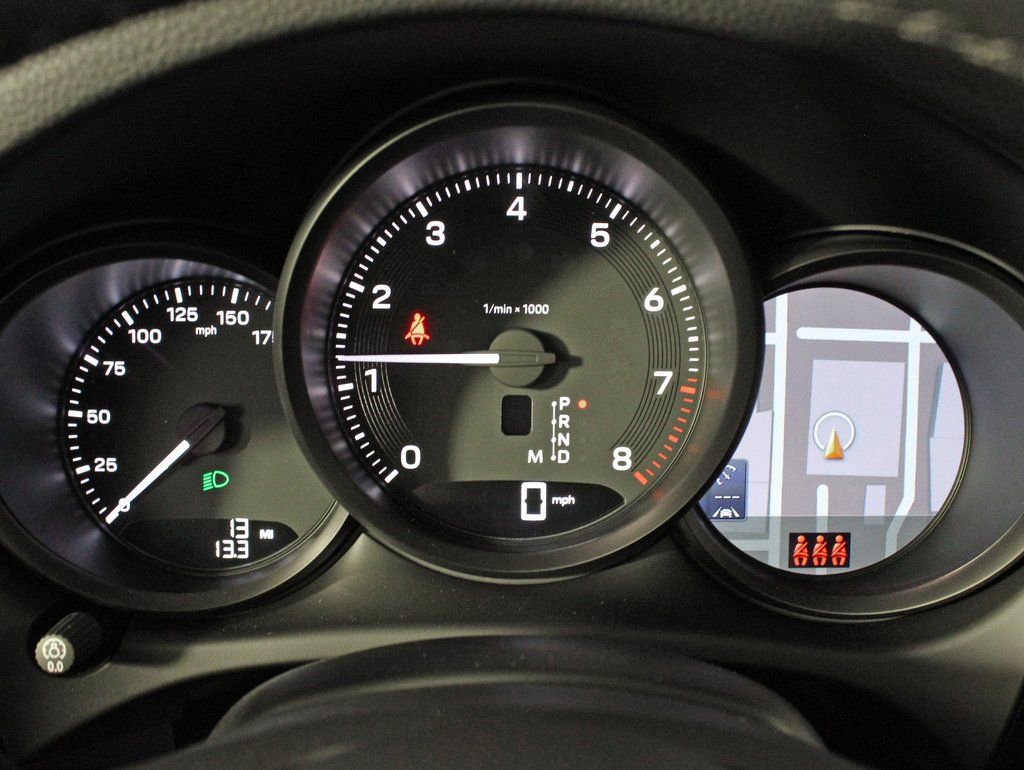 Certified 2025 Porsche Macan image 21