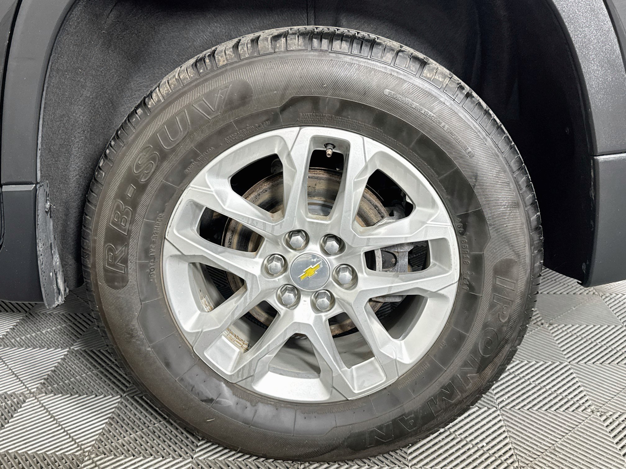 Used 2020 Chevrolet Traverse LT FWD image 35
