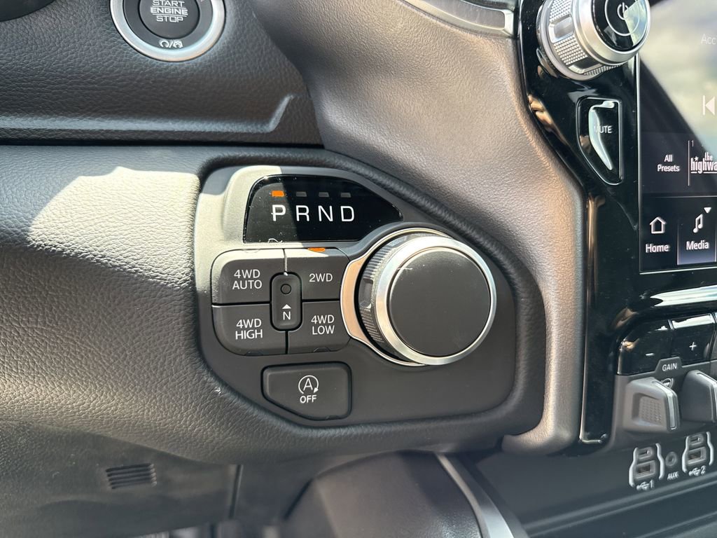 New 2026 RAM 1500 4x4 Crew Cab image 18