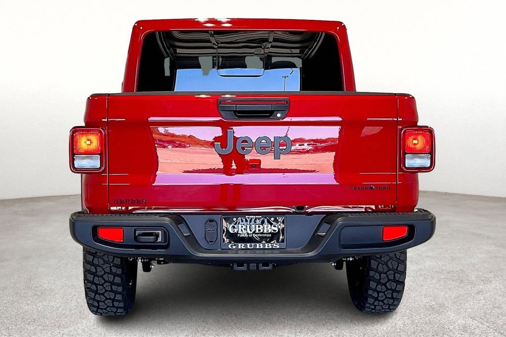 New 2025 Jeep Gladiator Sport image 7