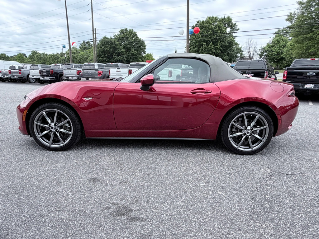 Used 2021 MAZDA MX-5 Miata Grand Touring RWD image 5