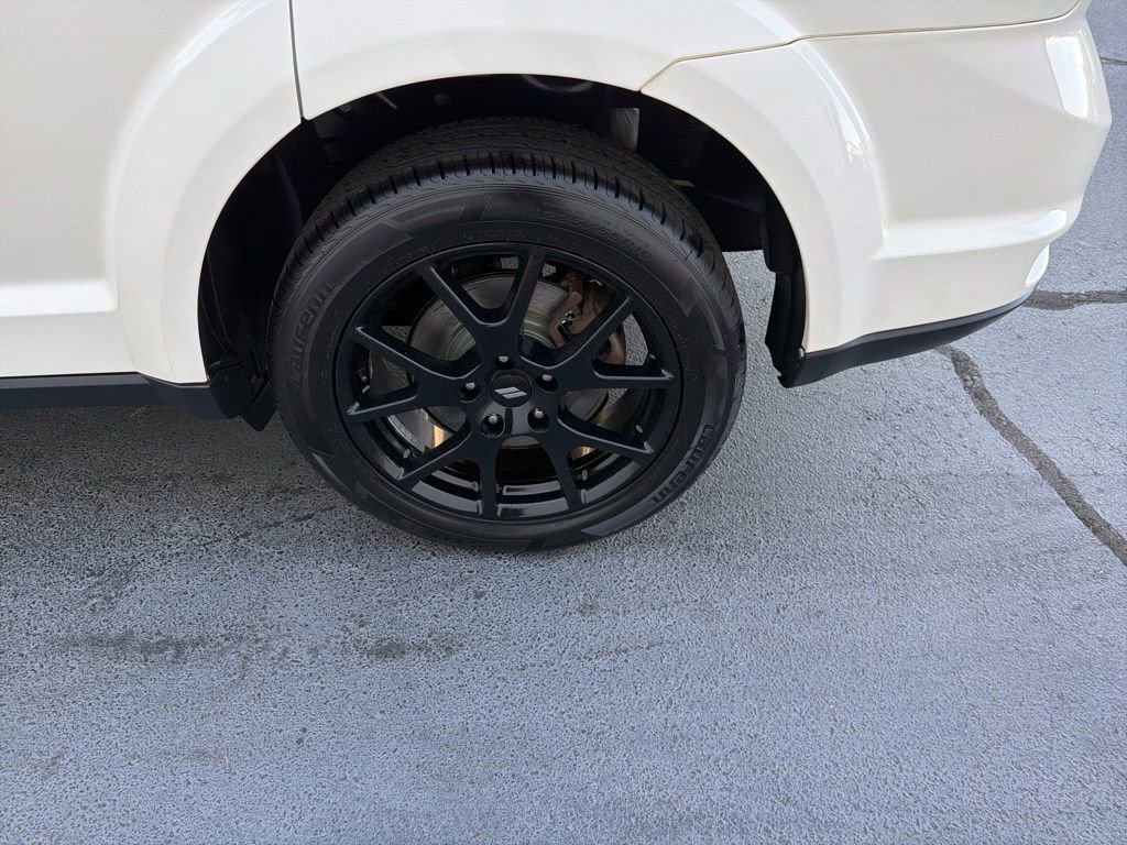 Used 2019 Dodge Journey SE FWD image 14