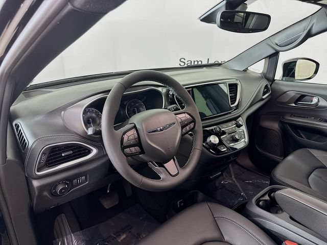 New 2026 Chrysler Pacifica Select w/ S Appearance Package FWD image 9