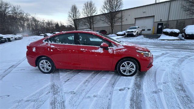 Used 2018 Chevrolet Cruze LT w/ Convenience Package image 28
