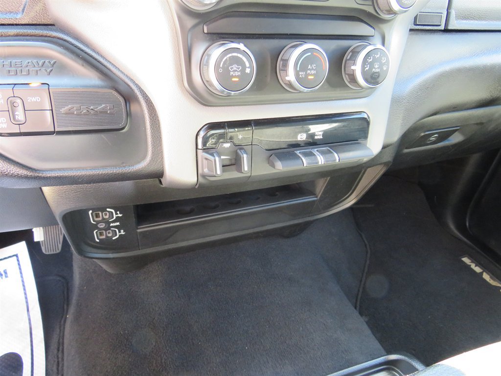 Used 2024 RAM 3500 Big Horn AWD/4WD image 7
