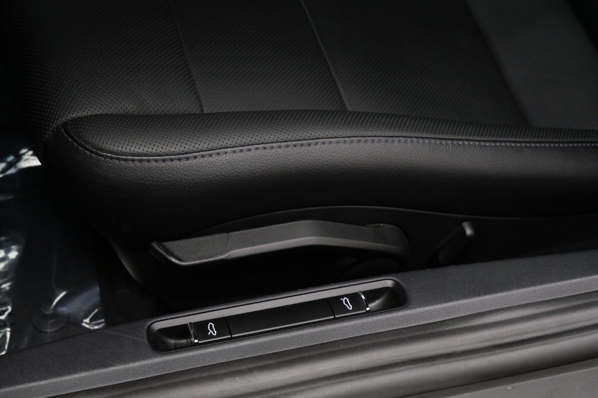 Used 2024 Porsche 718 Cayman image 24