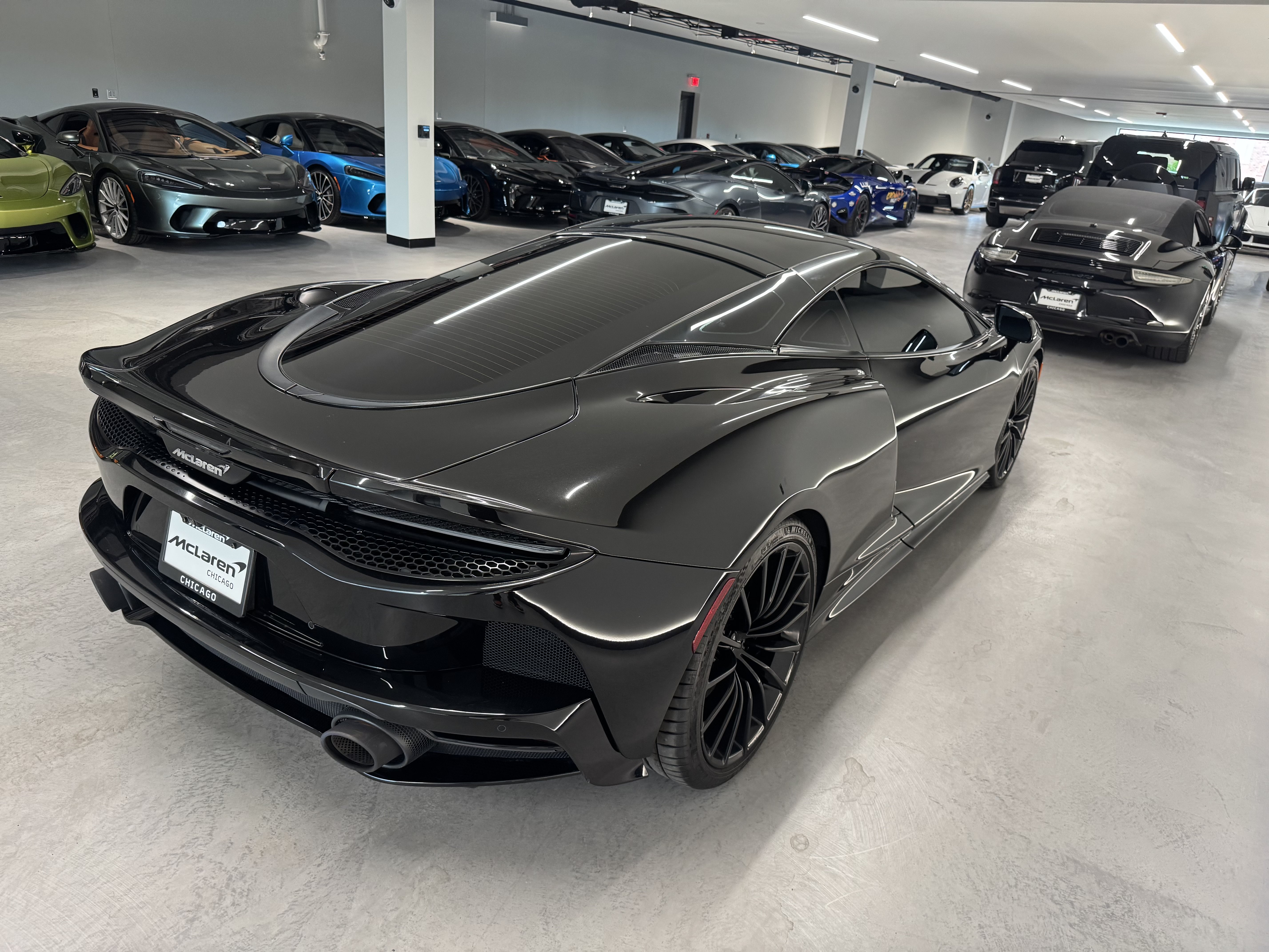 Used 2022 McLaren GT RWD image 4