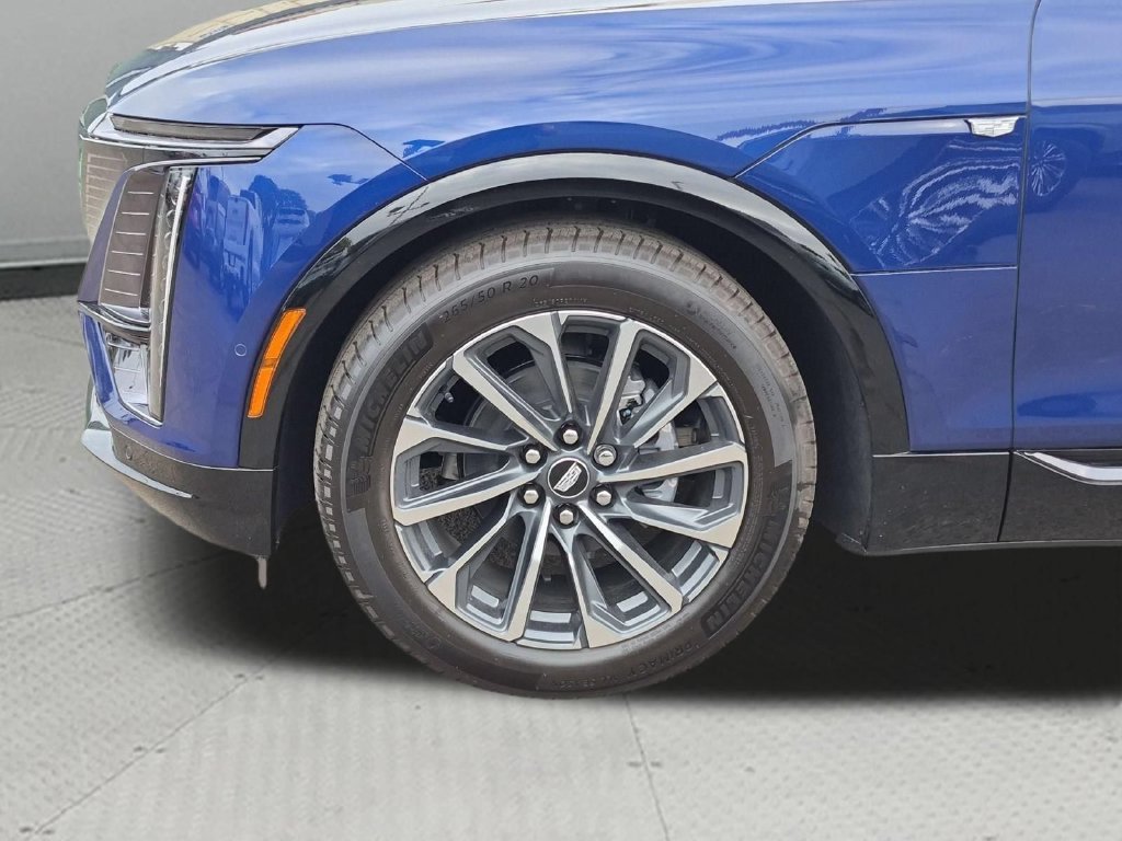 New 2027 Cadillac Lyriq Sport RWD image 32