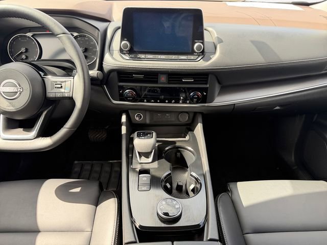 Used 2023 Nissan Rogue SV w/ SV Premium B Package image 11