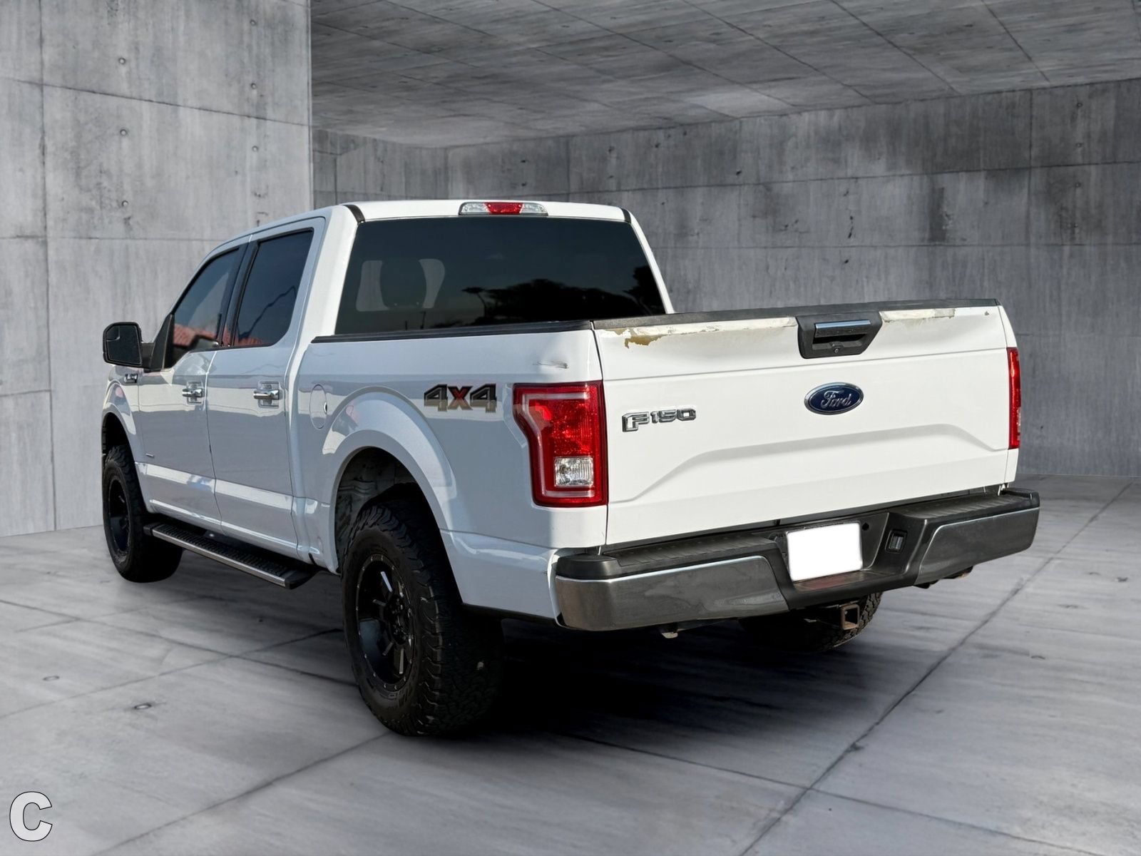 Used 2017 Ford F150 XLT w/ Equipment Group 301A Mid AWD/4WD image 4