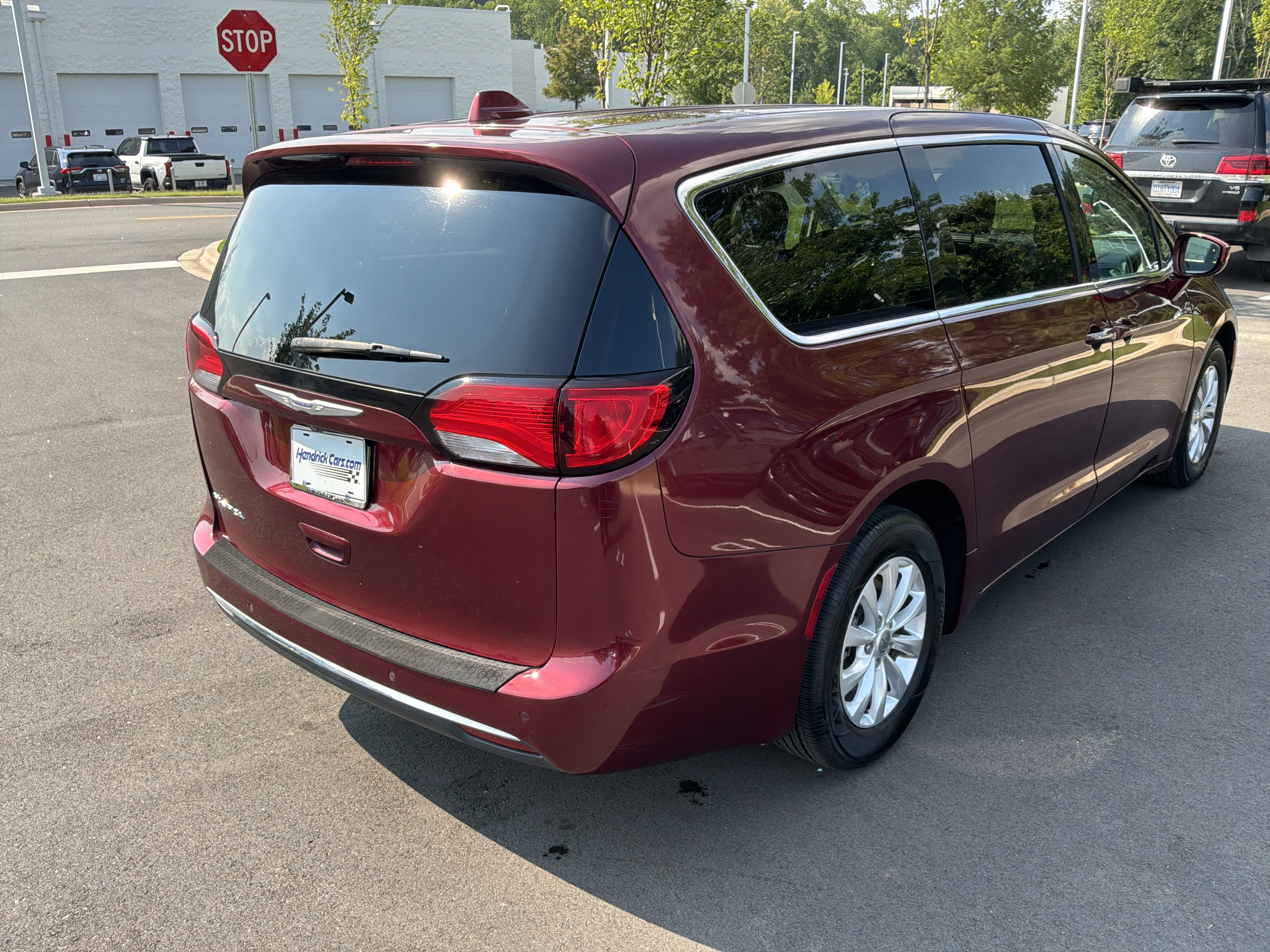 Used 2018 Chrysler Pacifica Touring Plus FWD image 10