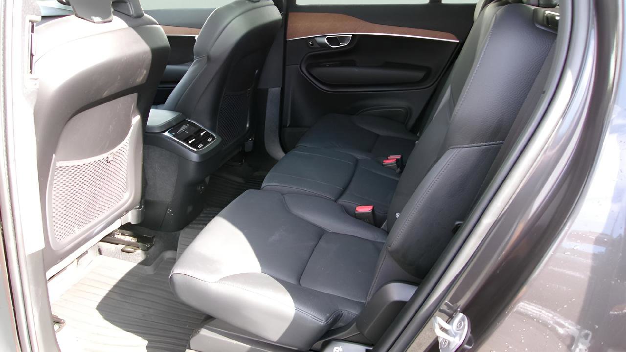 Used 2024 Volvo XC90 B6 Plus w/ Protection Package Premier image 9