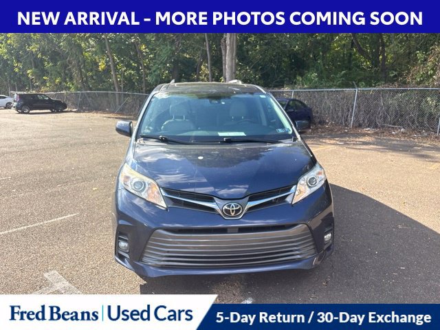 Used 2020 Toyota Sienna XLE AWD/4WD image 2